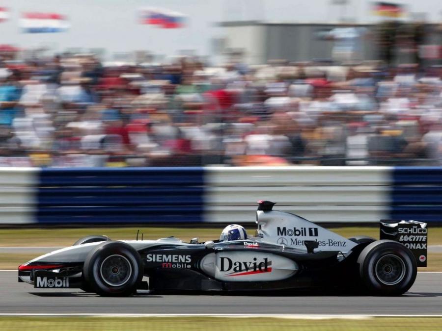  McLaren Mercedes-Benz MP4-17D 2003 года  (фото 2 из 4)